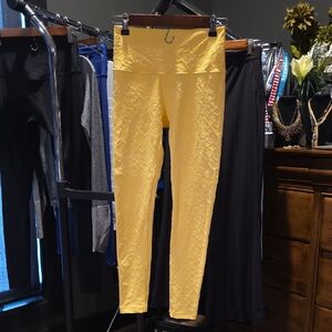 CALIA by Carrie Underwood Yellow Textured Leggings High Waisted 7/8 Like New